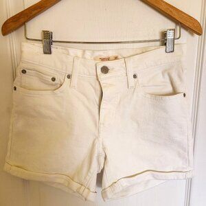 Levi’s Mid Length shorts – White
